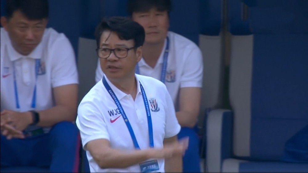 奥纳纳说：如果我必须去谈论迄今为止我在曼联的这个赛季，我不开心。